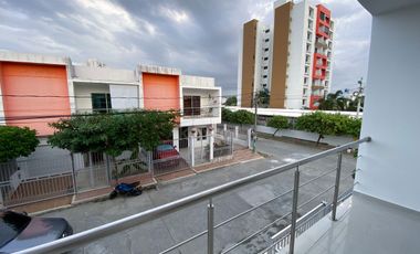 Se vende casa de dos pisos en Portal de la Candelaria Montería