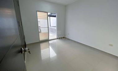 Se vende casa de dos pisos en Portal de la Candelaria Montería