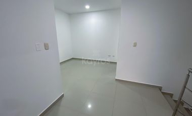 Se vende casa de dos pisos en Portal de la Candelaria Montería