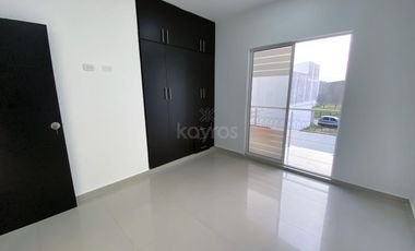 Se vende casa de dos pisos en Portal de la Candelaria Montería