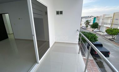 Se vende casa de dos pisos en Portal de la Candelaria Montería