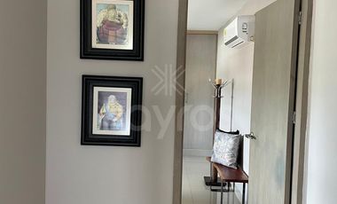 Apartaestudio amoblado de 60 m2 en el barrio Buenavista, Montería: Sala comedor y espacio moderno