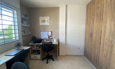 Casa de 2 pisos en conjunto cerrado en Montería: 3 habitaciones con terraza.