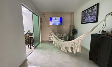 Casa de 2 pisos en conjunto cerrado en Montería: 3 habitaciones con terraza.