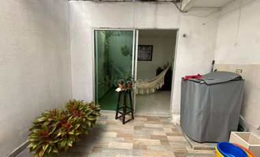 Casa de 2 pisos en conjunto cerrado en Montería: 3 habitaciones con terraza.
