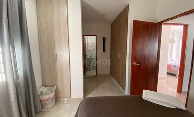 Casa de 2 pisos en conjunto cerrado en Montería: 3 habitaciones con terraza.