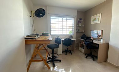 Casa de 2 pisos en conjunto cerrado en Montería: 3 habitaciones con terraza.
