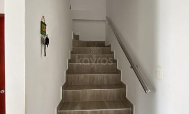 Casa de 2 pisos en conjunto cerrado en Montería: 3 habitaciones con terraza.