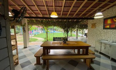 Casa campestre de lujo en Guayacanes Carrizal: 1,070 m² con piscina privada, zona BBQ y kiosco amplio