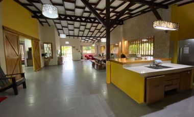 Casa campestre de lujo en Guayacanes Carrizal: 1,070 m² con piscina privada, zona BBQ y kiosco amplio