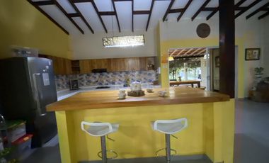 Casa campestre de lujo en Guayacanes Carrizal: 1,070 m² con piscina privada, zona BBQ y kiosco amplio