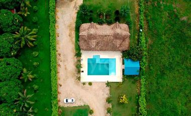 Finca campestre de lujo en Ciénaga de Oro: Área de 10,000 m², piscina privada y zona BBQ