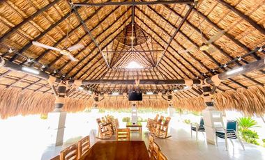 Finca campestre de lujo en Ciénaga de Oro: Área de 10,000 m², piscina privada y zona BBQ