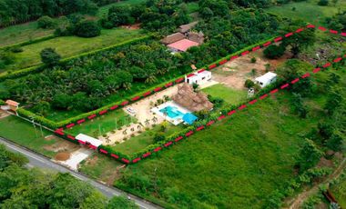 Finca campestre de lujo en Ciénaga de Oro: Área de 10,000 m², piscina privada y zona BBQ