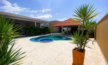 Casa de un piso en Venta en Malibú, Montería: 1263 m² con Piscina y Jacuzzi