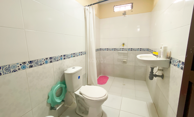 Vive en el Corazón de Montería: Casa Esquinera con Patio y Terraza