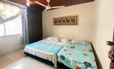 Vive en el Corazón de Montería: Casa Esquinera con Patio y Terraza