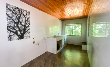 Escápate a la naturaleza: Amplia casa finca con kiosco y todos los servicios