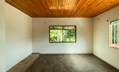 Escápate a la naturaleza: Amplia casa finca con kiosco y todos los servicios