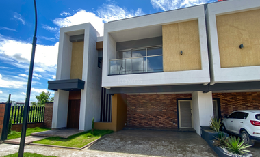 Exclusiva casa en Urbanización Sarayú Monteria 250 m2 de lujo y confort