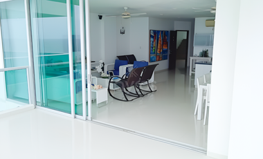 Hermoso apartamento en Coveña: 3 habitaciones, parqueadero y piscina en Primera Ensenada