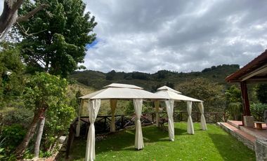 Arriendo - Espectacular casa de lujo en Sindamanoy, Chía