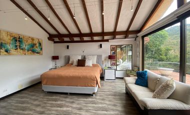 Arriendo - Espectacular casa de lujo en Sindamanoy, Chía