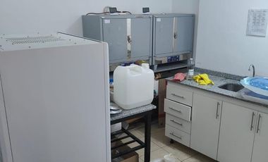 LOCAL EN ALQUILER. 122 MTS. SOTANO Y PATIO. APTO TODO RUBRO. AV. JUAN B. JUSTO 3800. PATERNAL