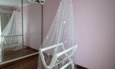 Alquiler 4 ambientes con dependencia. Amoblado. CHATEAU Puerto Madero. 2 cocheras.