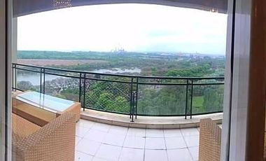 Alquiler 4 ambientes con dependencia. Amoblado. CHATEAU Puerto Madero. 2 cocheras.