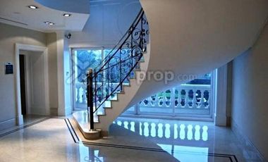 Alquiler 4 ambientes con dependencia. Amoblado. CHATEAU Puerto Madero. 2 cocheras.