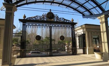 Alquiler 4 ambientes con dependencia. Amoblado. CHATEAU Puerto Madero. 2 cocheras.