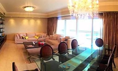 Alquiler 4 ambientes con dependencia. Amoblado. CHATEAU Puerto Madero. 2 cocheras.