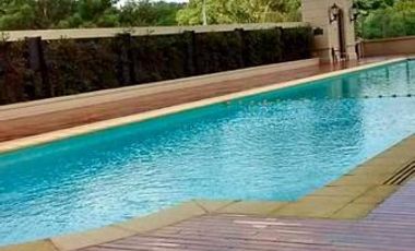 Alquiler 4 ambientes con dependencia. Amoblado. CHATEAU Puerto Madero. 2 cocheras.