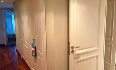 Alquiler 4 ambientes con dependencia. Amoblado. CHATEAU Puerto Madero. 2 cocheras.