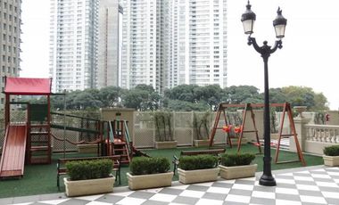 Alquiler 4 ambientes con dependencia. Amoblado. CHATEAU Puerto Madero. 2 cocheras.