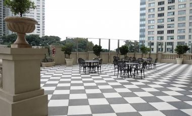 Alquiler 4 ambientes con dependencia. Amoblado. CHATEAU Puerto Madero. 2 cocheras.