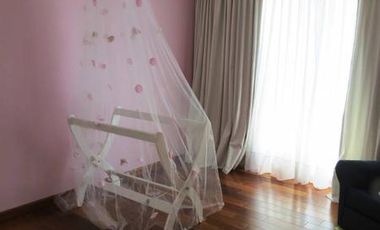 Alquiler 4 ambientes con dependencia. Amoblado. CHATEAU Puerto Madero. 2 cocheras.