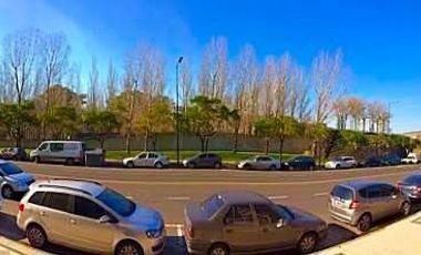 Alquiler 4 ambientes con dependencia. Amoblado. CHATEAU Puerto Madero. 2 cocheras.