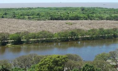 Alquiler 4 ambientes con dependencia. Amoblado. CHATEAU Puerto Madero. 2 cocheras.