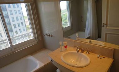 Alquiler 4 ambientes con dependencia. Amoblado. CHATEAU Puerto Madero. 2 cocheras.