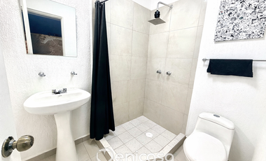 Casa en venta en Alta California- Dentro de coto, con excedente lateral