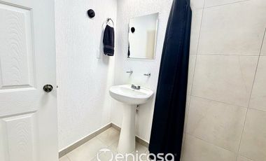 Casa en venta en Alta California- Dentro de coto, con excedente lateral