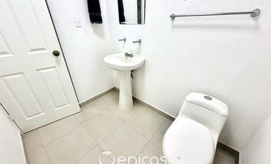 Casa en venta en Alta California- Dentro de coto, con excedente lateral