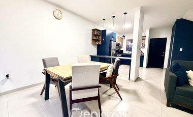 Casa en venta en Alta California- Dentro de coto, con excedente lateral