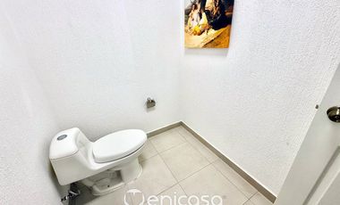 Casa en venta en Alta California- Dentro de coto, con excedente lateral