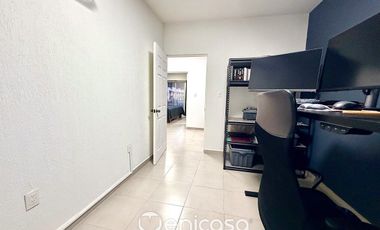 Casa en venta en Alta California- Dentro de coto, con excedente lateral