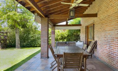 Venta / Alquiler Casa en El Portillo Barrio Cerrado Pilar