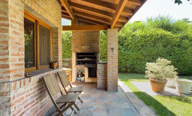 Venta / Alquiler Casa en El Portillo Barrio Cerrado Pilar