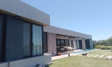 Casa Alquiler Temporario 3 Ambientes Barrio San Sebastián